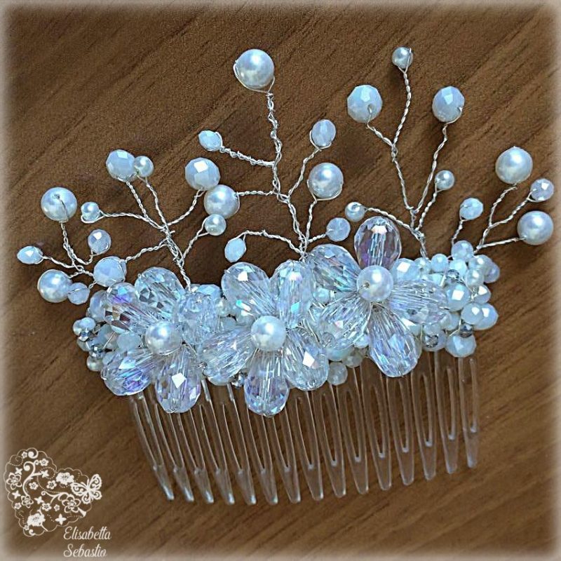 Mnemosine - pettinino di nozze con fiori in cristallo e perle di fiume - per spose romantiche