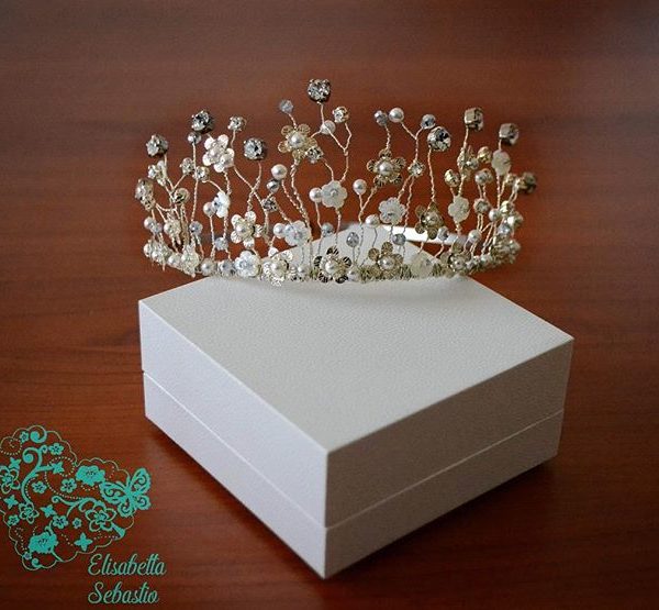 Floral tiara with white mother-of-pearl flowers and silver flowers