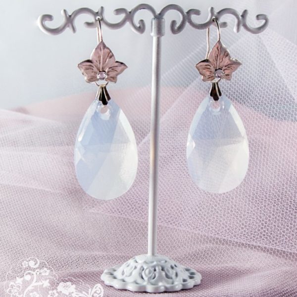 earrings in swarovski crystals Teardrop in White Opal color