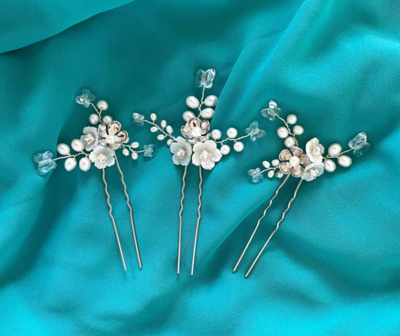 Gabrielle - set of hair pins with flowers in pearl and silver and butterflies of Swarovski crystal 02