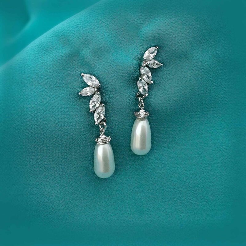 AUDE - Drop earrings with Swarovski and teardrop pearl 03